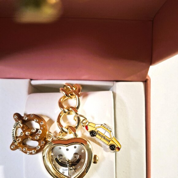 Juicy Couture Gold – tone NYC-Themed Charm Watch NIB - Picture 4 of 10